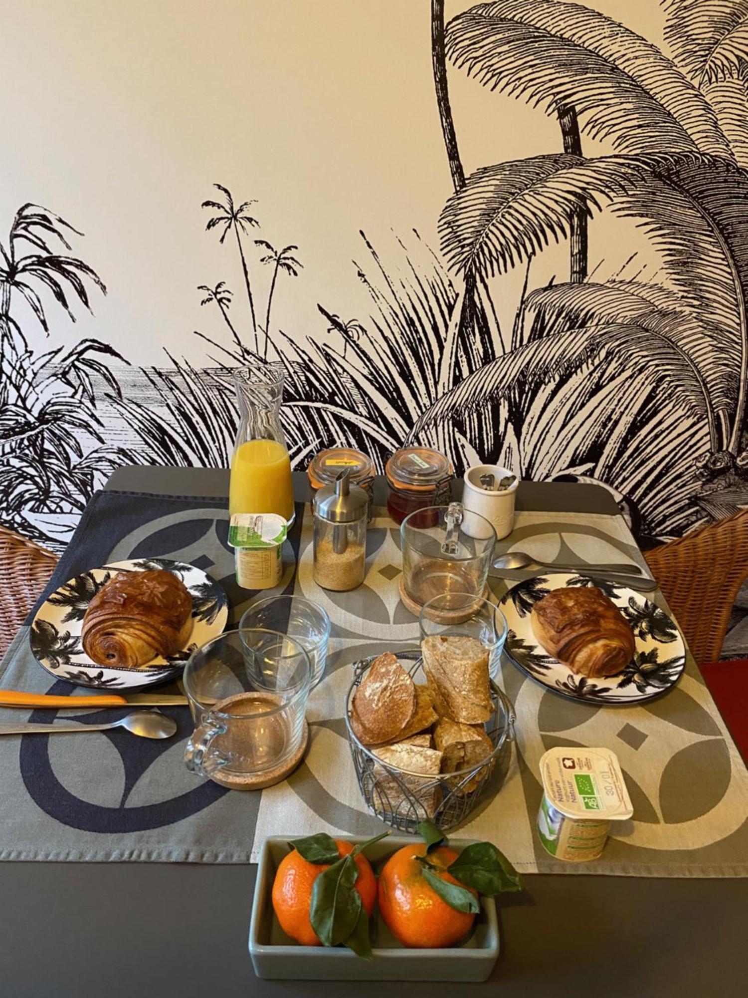 Maison M, Chambre Privee Acces Jardin Piscine Et Jacuzzi Pres De La Rochelle Λα Ροσέλ Εξωτερικό φωτογραφία